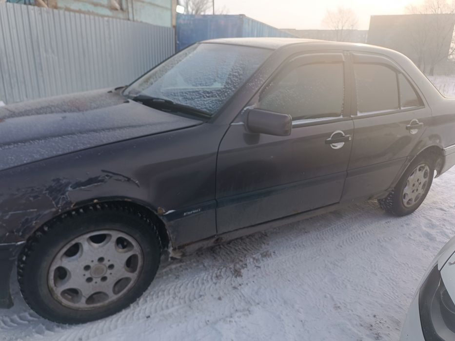 Мерседес автомобиль