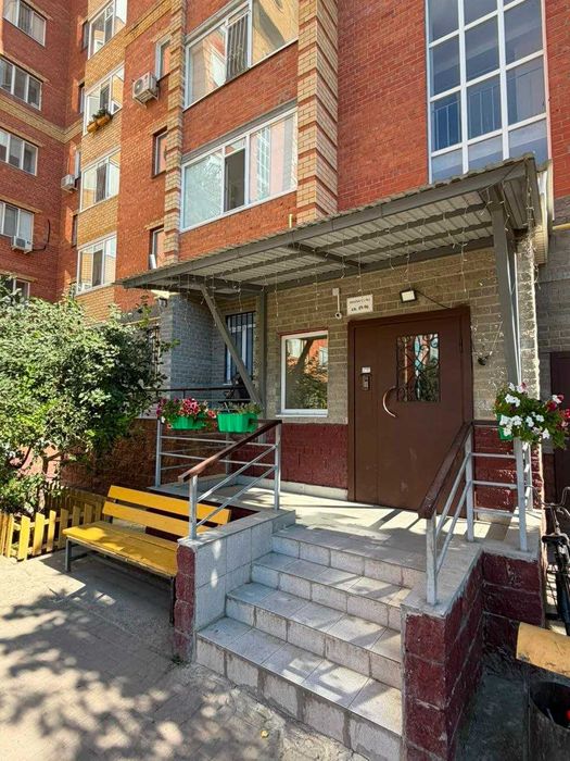 продам 2х  комн квартиру 78кв за 24,5млн район Батыс