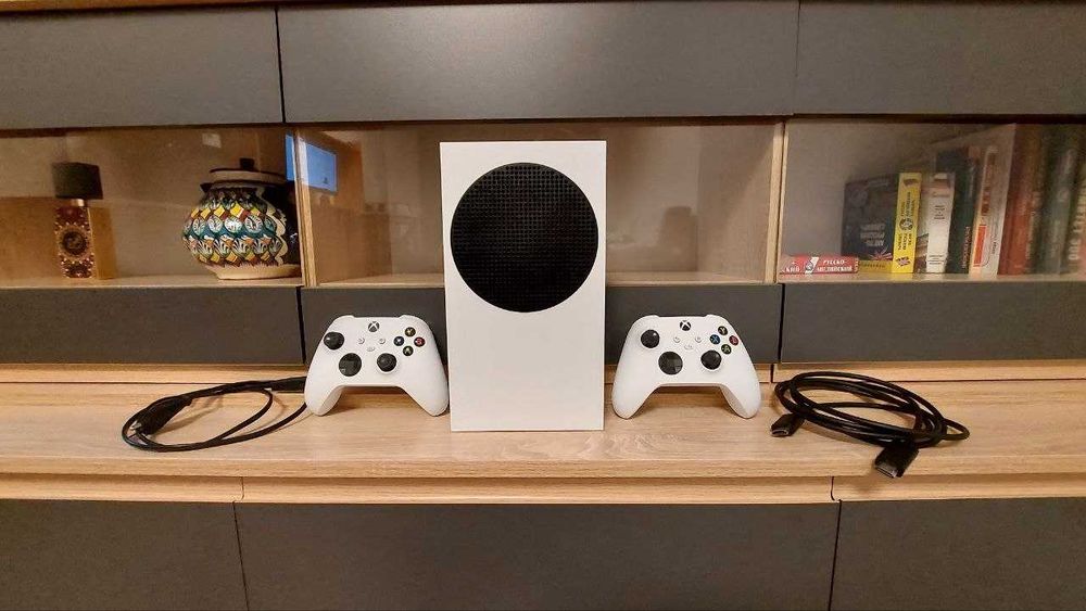 XBOX series S - 2 геймпада!
