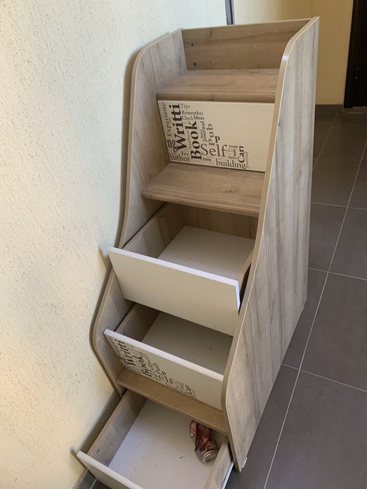 Летсница-с шкафчиками