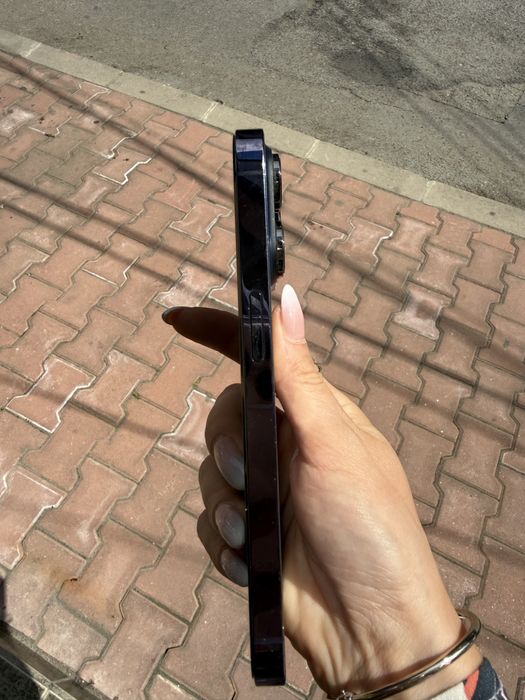 Iphone 14 pro purple