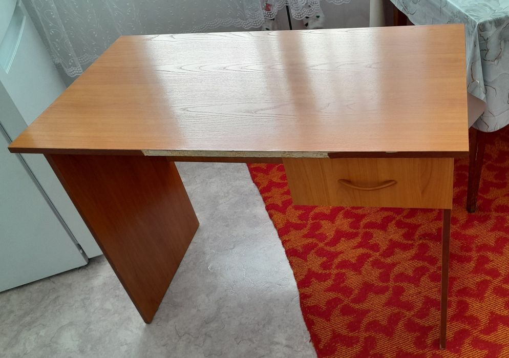 Парта деревянная