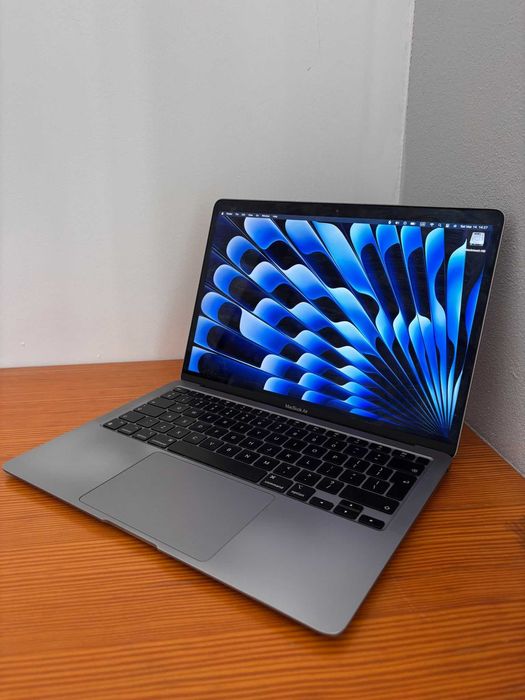 Mac Book Air M1 16GB RAM, 500GB