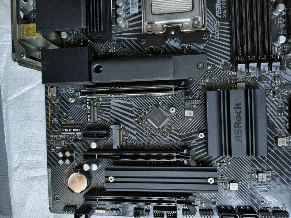 Дъно ASRock X670E PG Lightning - AM5 Socket