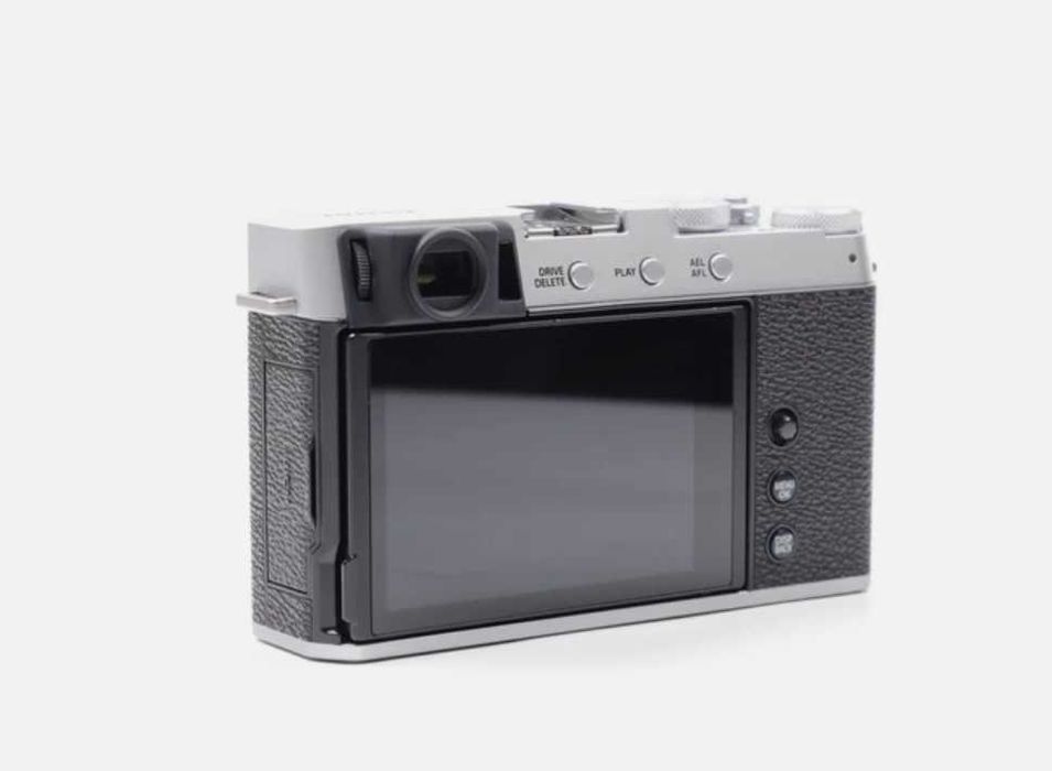 Фотоаппарат беззеркальный Fujifilm X-E4 серебристый