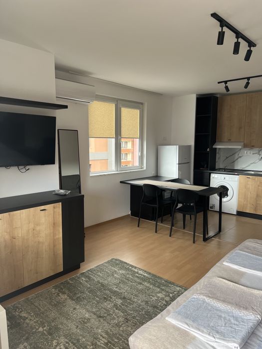 Студио или апартамент под наем / целогодишно