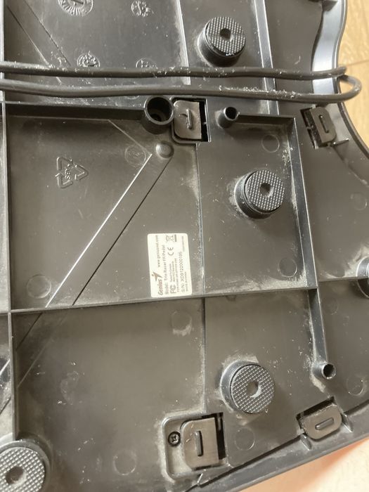 Игровой руль Genius