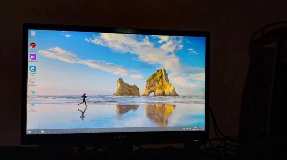 Монитор 22 Philips