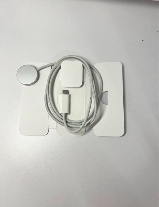 Продам Apple Watch Series 8