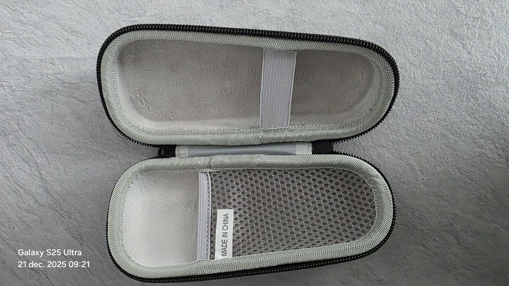 Etui, travel case Gillette