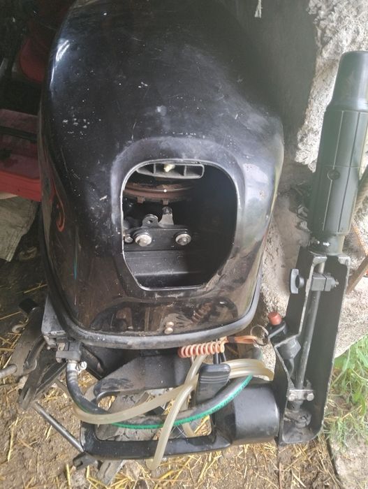 Vând motor de barca 25 cp