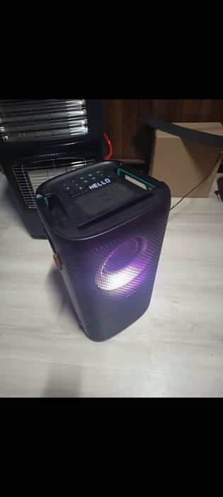 Vând boxa Hisense