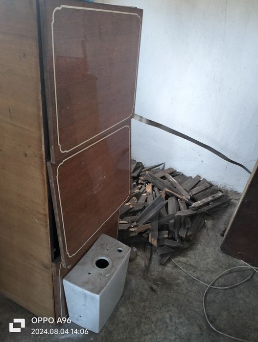 Отдам даром старый мебель на дрова