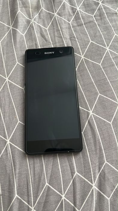Telefon Sony Xperia E5