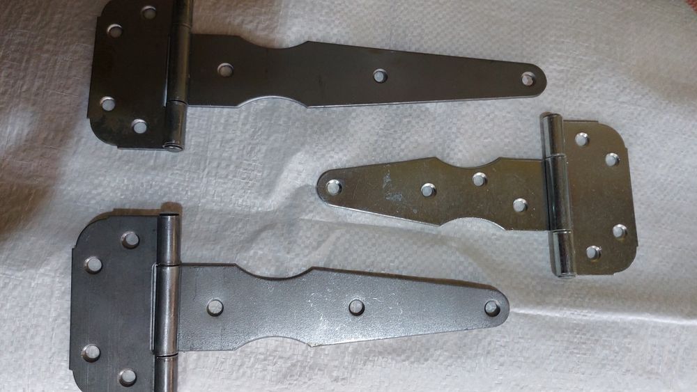 Продам навесы дверные, гаражные.