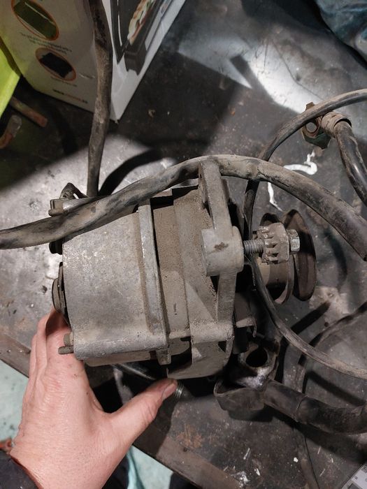 Алтернатор  свален от сеат толедо 1.6 бензин  94г