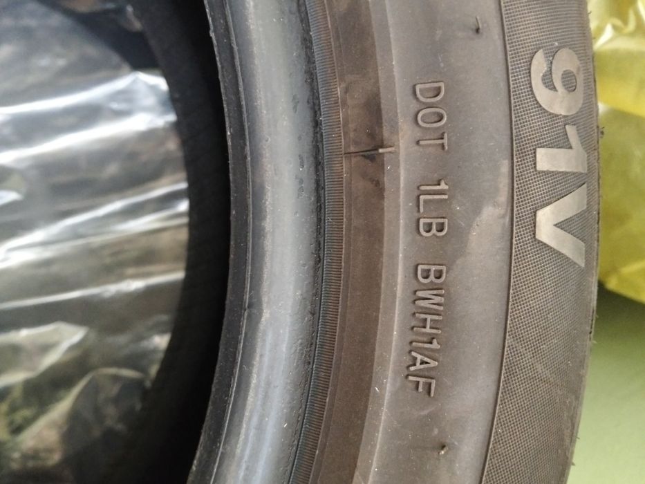 Vând cauciucuri vară 205 r15 55 Renault, 3 buc Goodyear ,1 buc Massimo