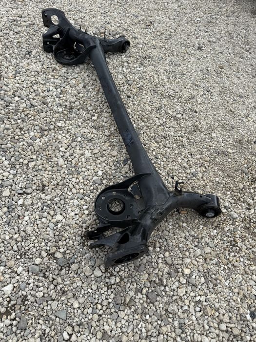 Заден мост Тойота Ярис от 2011 година до 2020 година