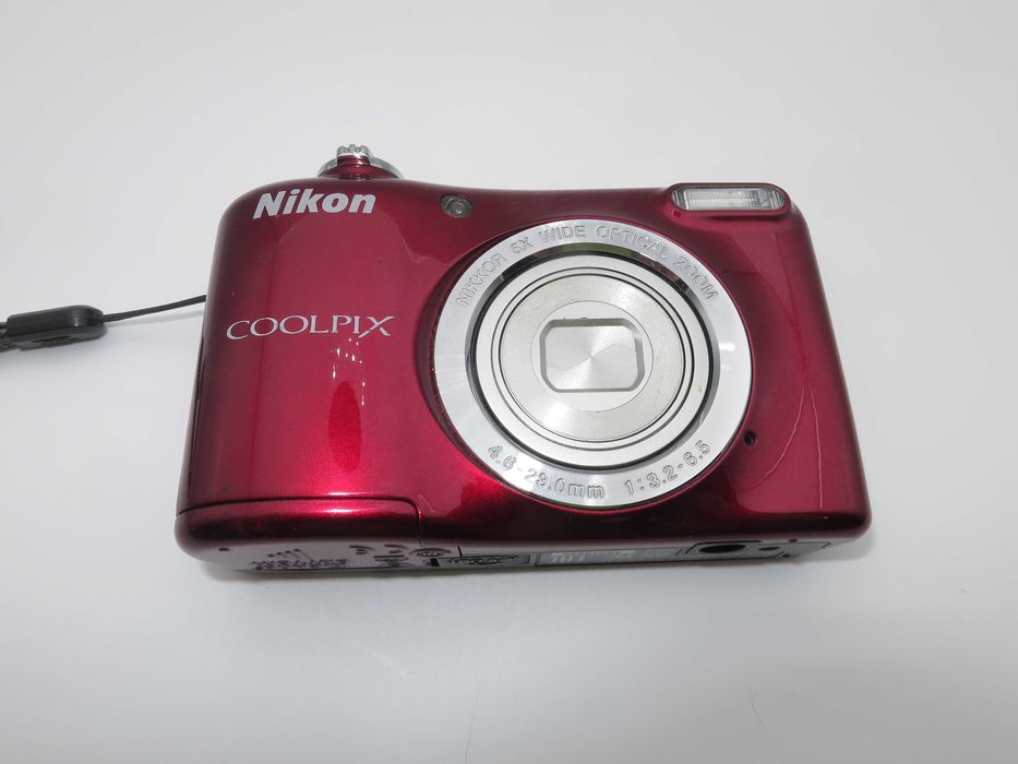 Nikon Coolpix L29 ултра компактен цифров фотоапарат, дигитална камера в лачено червен цвят, отлично състояние, работи перфектно!