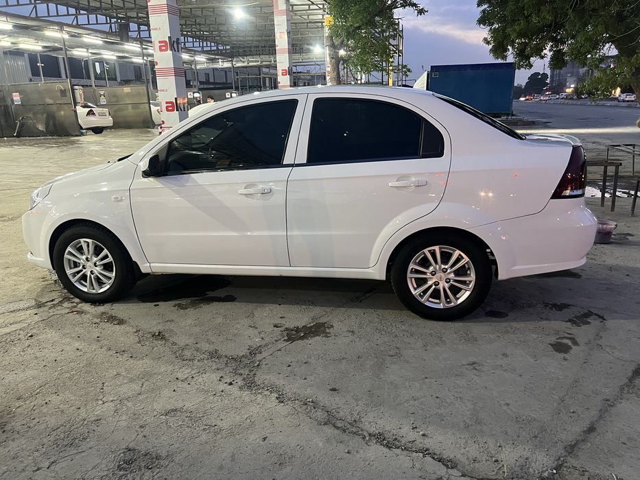 Nexia 3 aftamat karopka sotiladi