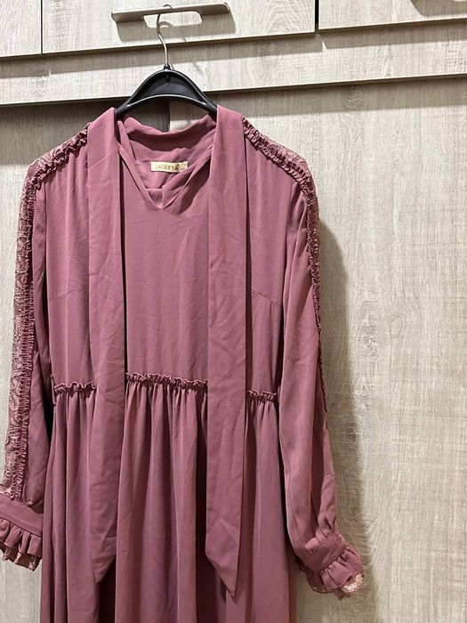 Продам платье новое смотрите фото и объявления все