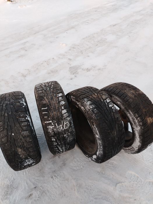 Продам резину 2 комплекта