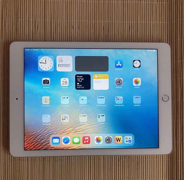 Apple iPad 2 Air / 64 GB & Logitech Keyboard