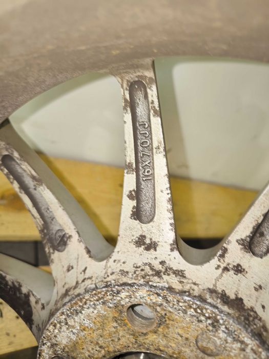 4 Джанти 16 цола, свалени са от Ауди B8