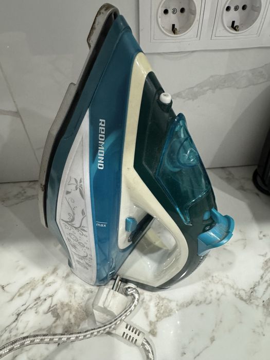 Продается утюг б/у