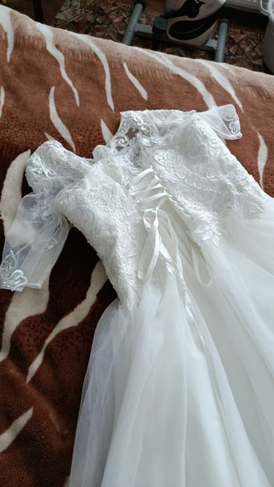 Vand Rochie Mireasa tip Printesa