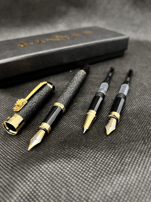 Перьевая ручка подарочная