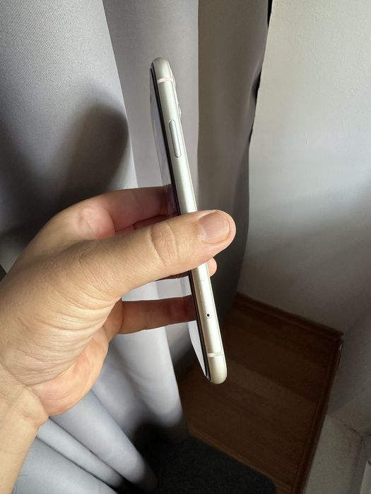 iPhone 11 white cutie