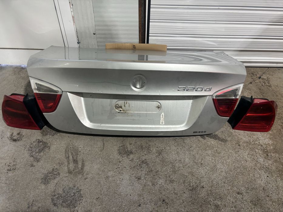 Заден капак със стопове за bmw e90