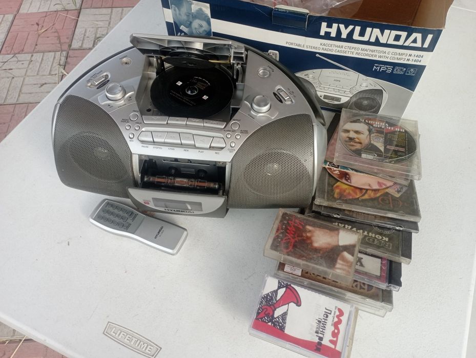 Обмен: Ретро-магнитофон Hyundai H-1404 (Полный комплект + диски)