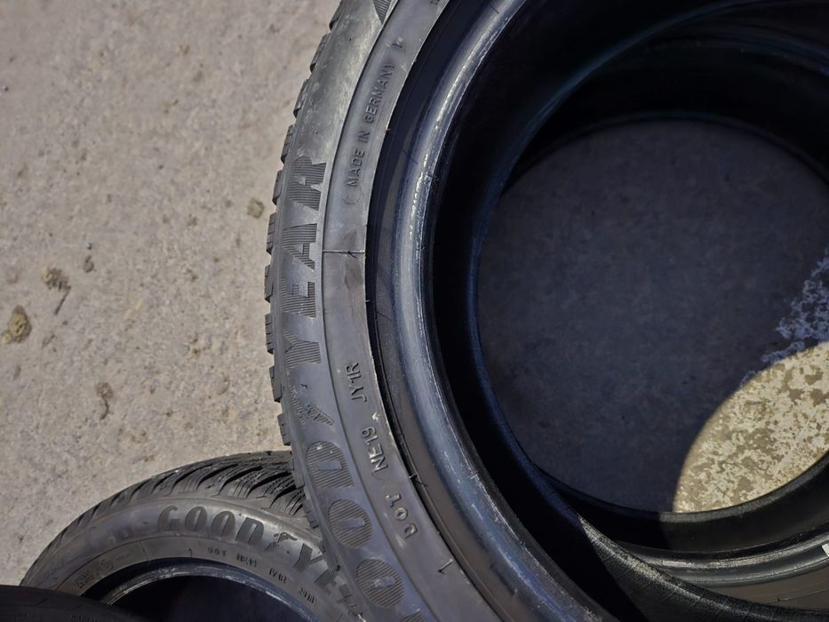 Vând cauciucuri iarna/vara