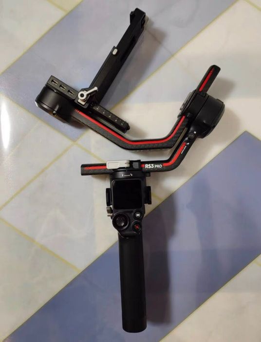 Продавам гимбъл DJI RONIN RS3 Pro