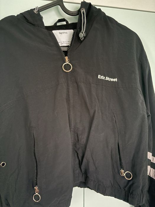Преходно яке с качулка Bershka