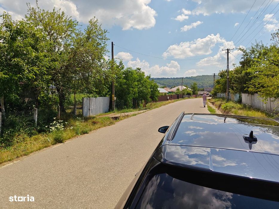 Teren cu casa bătrânească Horlești