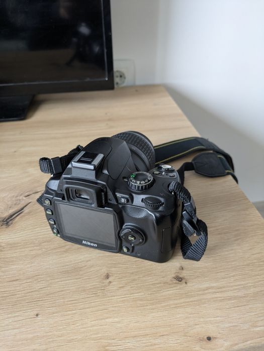 Nikon D40X - Перфектен за Начинаещи, Пълен Комплект с с Обектив 18-55