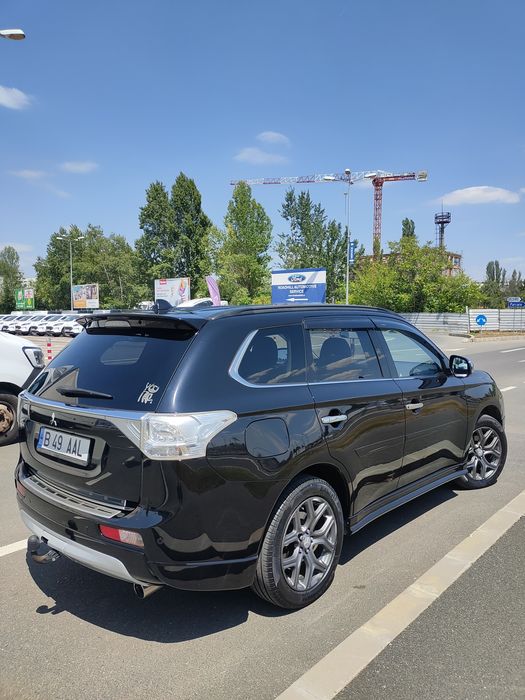 Mitsubishi Outlander 3 Plug-in Hibrid 2014