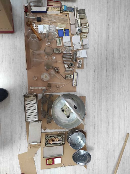 Ретро медицински принадлежности