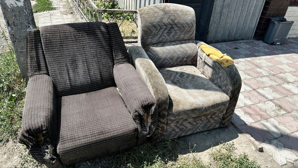 Два кресло! Отдам БЕСПЛАТНО!!!