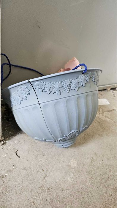 Саксии за домашни цветя