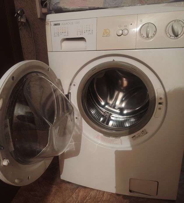 Стиральная машина zanussi