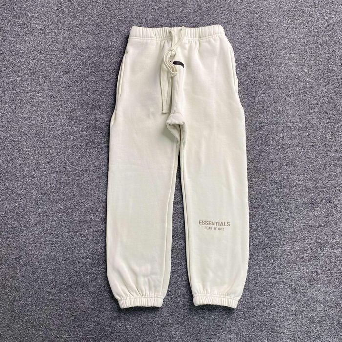 Pantaloni Essentials / Premium / 2026