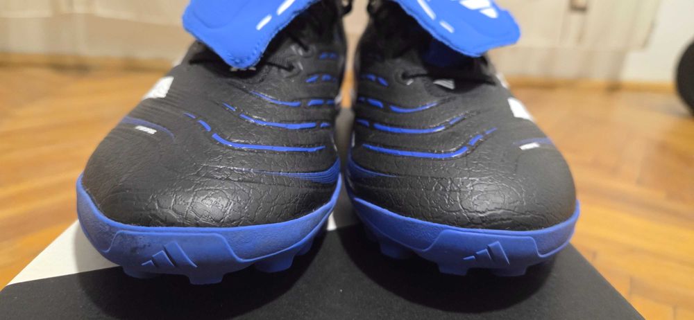 Adidas Predator fotbal de sala/sintetic NOI Marimea 43 1/3