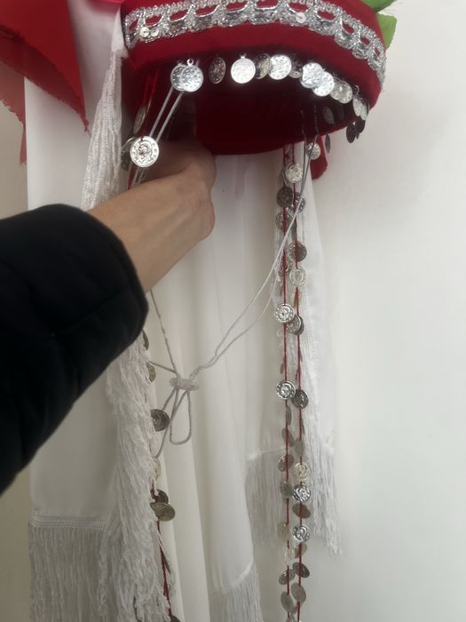 Тракийска шапка с цветя