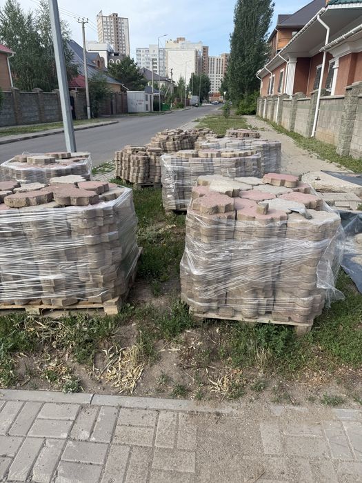 Продам брусчатку бу на 200 кв метров