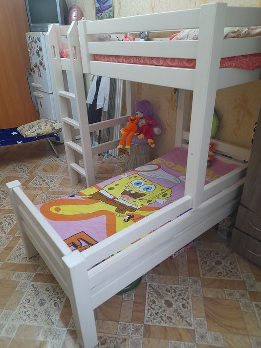 Двухярусная детская кровать