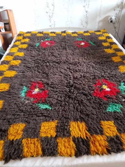 Китеникци,халища, губер/постелки, завивки, килими/ 100 % вълна